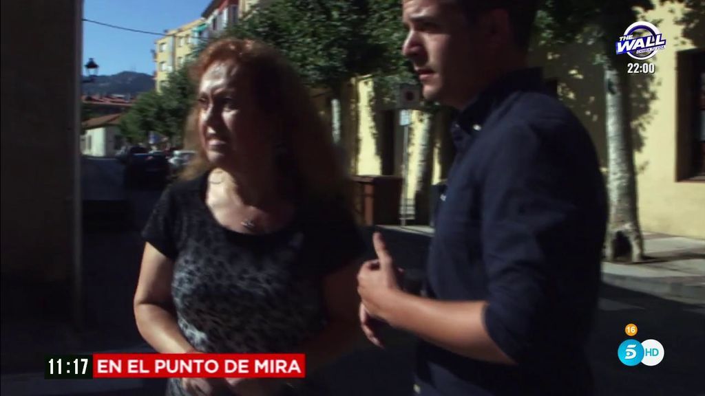 'En el punto de mira' acompaña a Aurora, la mujer que vive con okupas en su propia casa