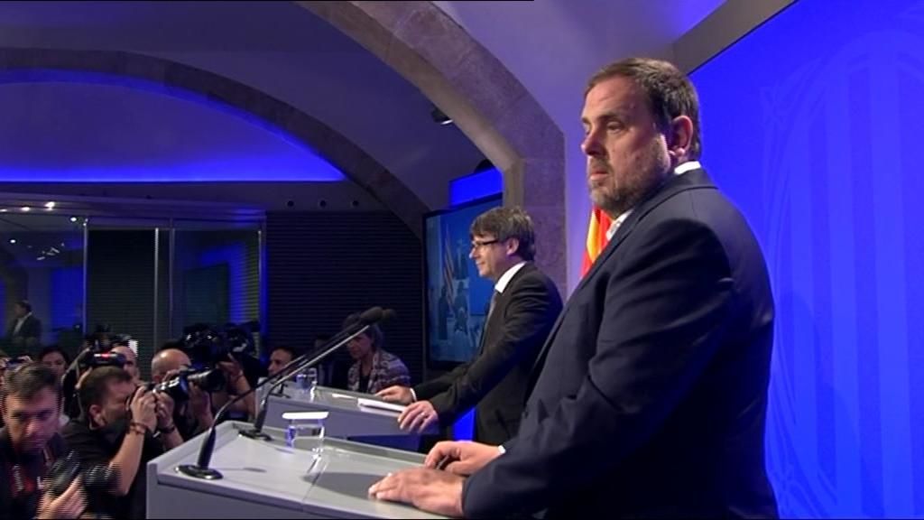 Puigdemont prescinde de tres consejeros y se rodea de perfiles más comprometidos con el referéndum