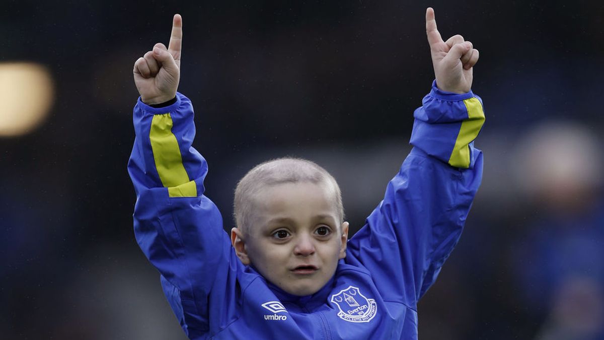 Los aficionados del Newcastle olvidan su rivalidad con el Sunderland y corean el nombre de Bradley Lowery Los aficionados del Newcastle olvidan su rivalidad con el Sunderland y corean el nombre de Bradley Lowery