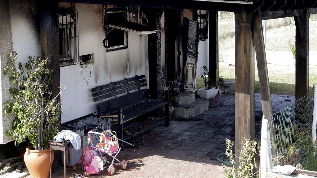 Fallecen tres personas en un incendio en el porche de una vivienda en Vejer