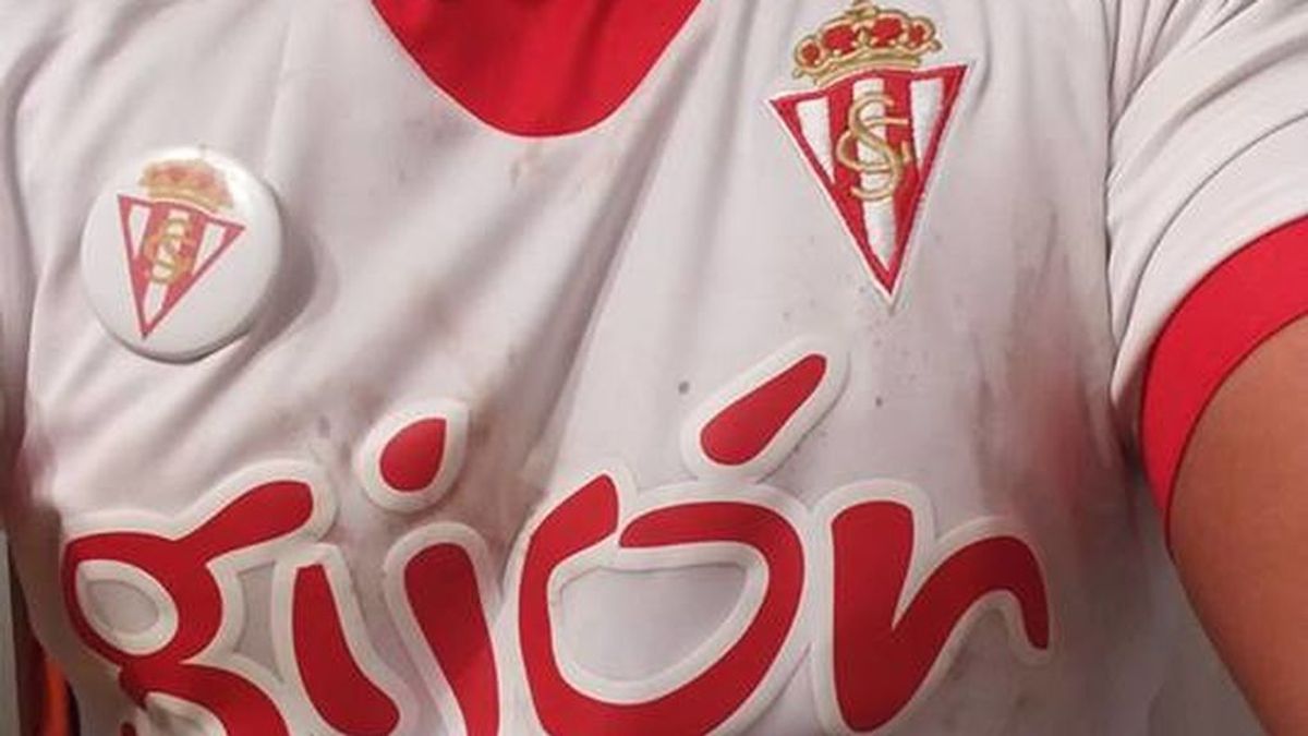 Un aficionado del Sporting de Gijón recibe una brutal paliza en Sanfermines por llevar la camiseta sportinguista Un aficionado del Sporting de Gijón recibe una brutal paliza en Sanfermines por llevar la camiseta sportinguista