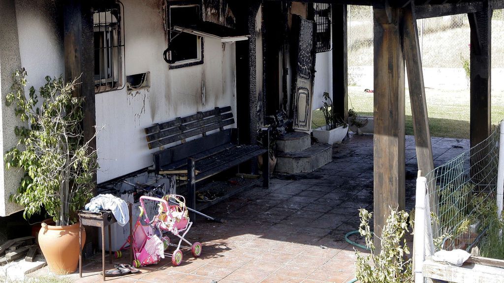 Fallecen tres personas en un incendio en el porche de una vivienda en Vejer