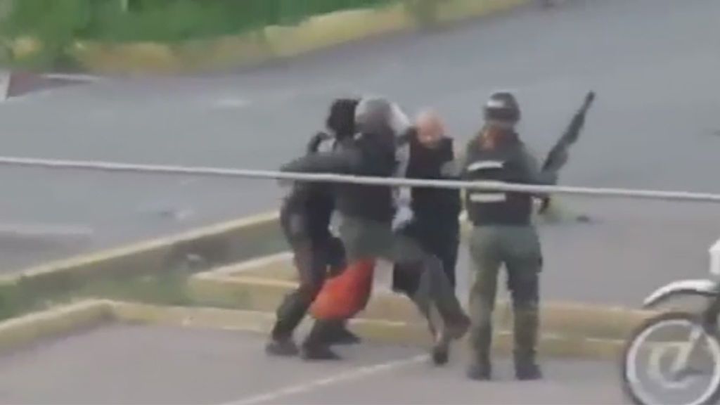 Brutal paliza de los antidisturbios a un manifestante en Venezuela