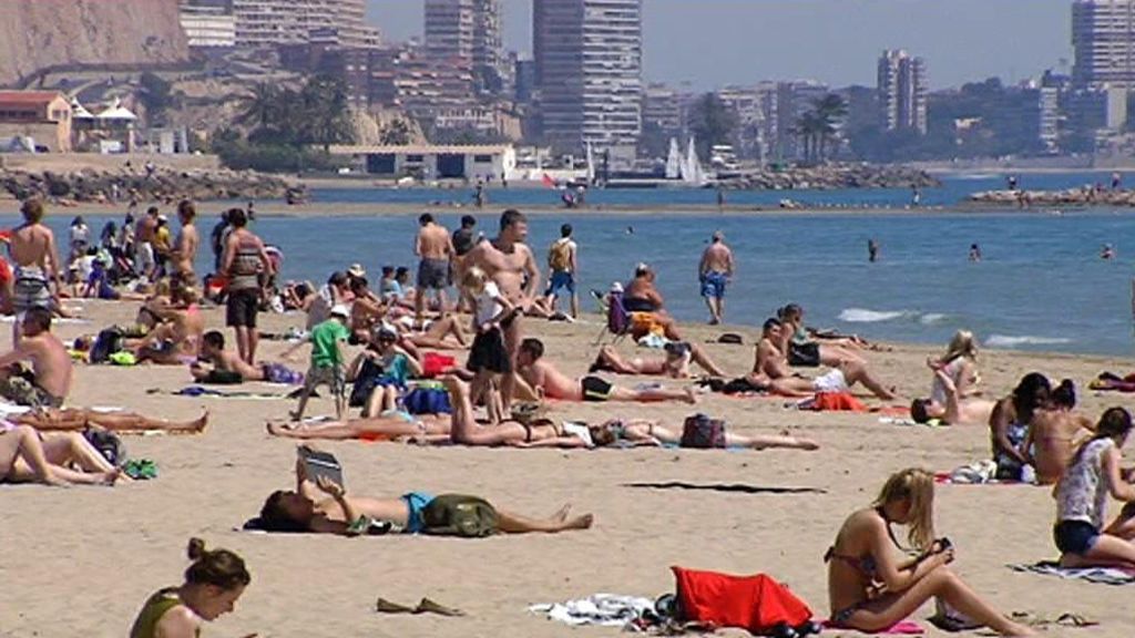 Una menor logra escapar de su secuestrador en la playa de San Juan (Alicante)