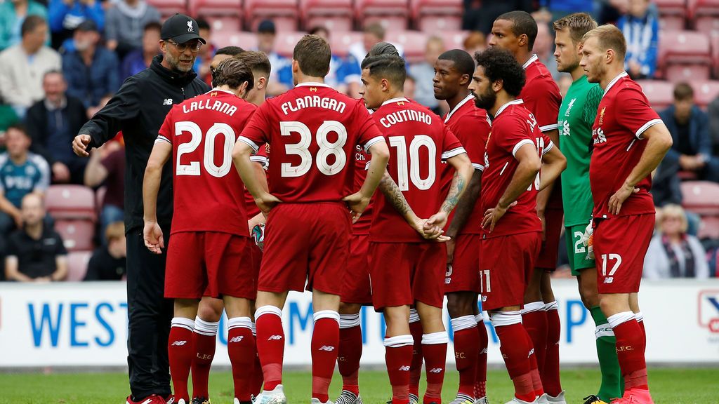 ¡El vídeo que avergüenza en Liverpool! Pasan olímpicamente de firmar autógrafos a los aficionados