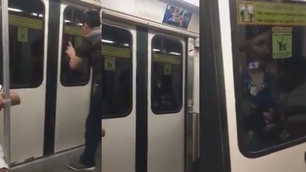 Graban a una mujer que viaja por fuera de un vagón en un metro de México