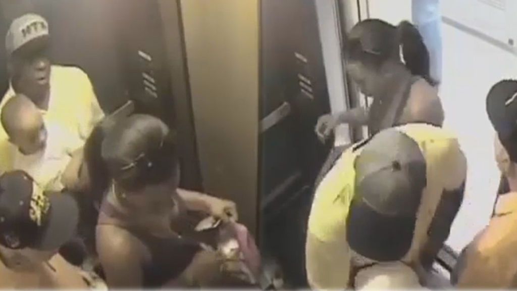 Una pareja utiliza a un bebé para robar a un anciano en un ascensor