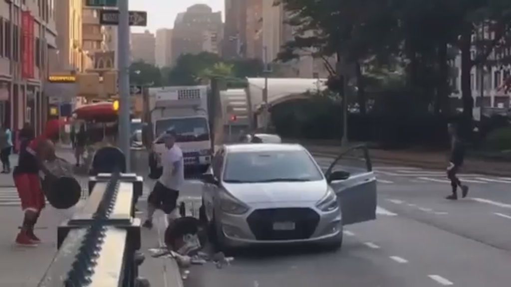 Brutal pelea, con machete incluido, en una calle de Nueva York
