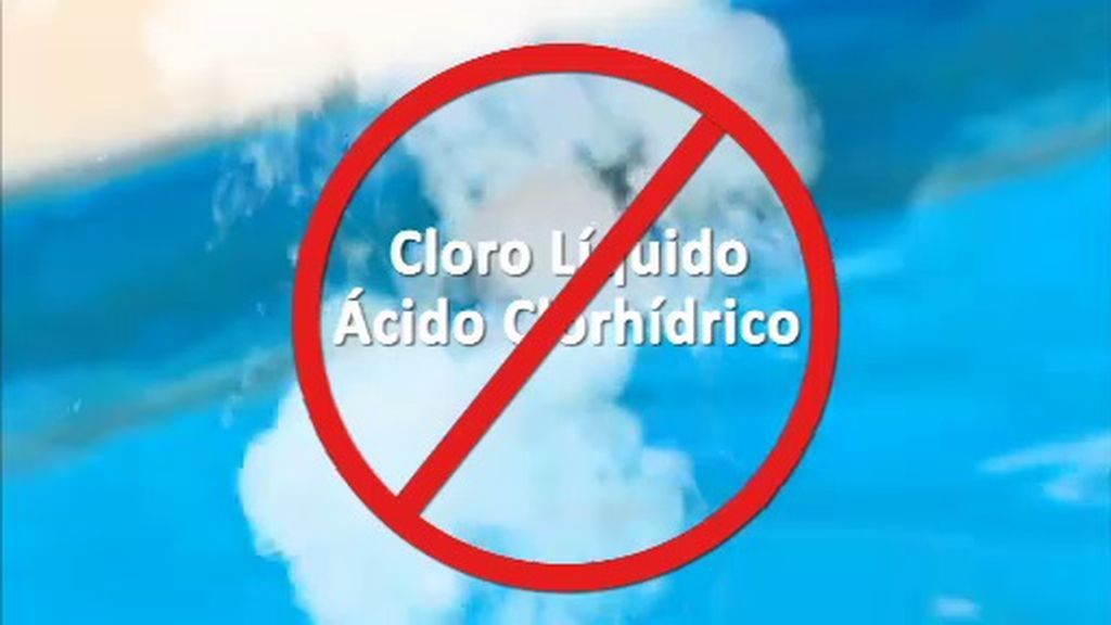 ¿Cómo evitar una nube tóxica de cloro en la piscina?