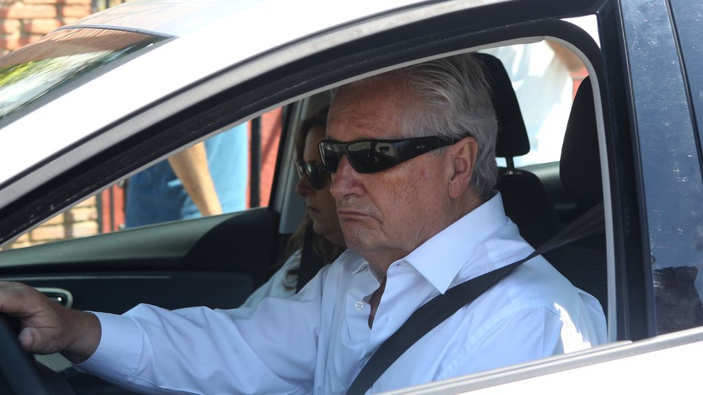 El último adiós a Miguel Blesa durante su funeral en Linares