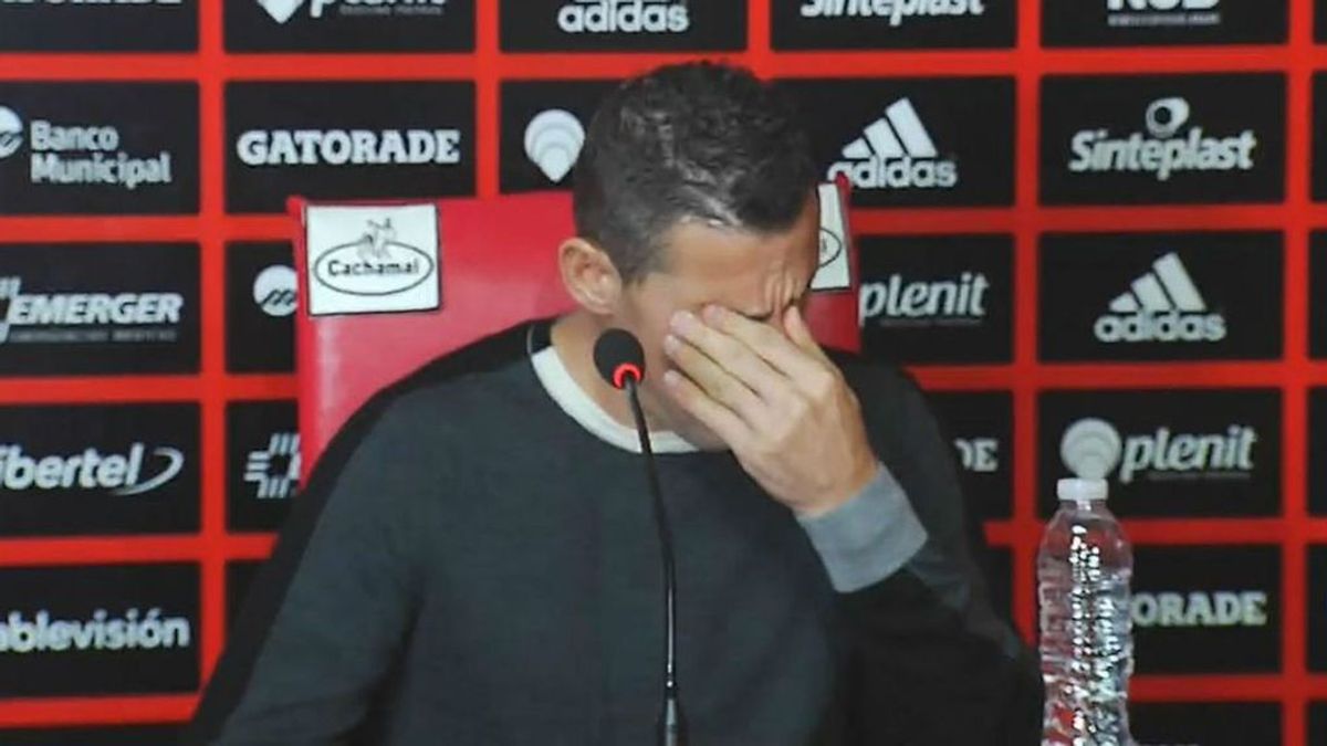 Maxi Rodríguez abandona Newells entre lágrimas por su salud Maxi Rodríguez abandona Newells entre lágrimas por su salud