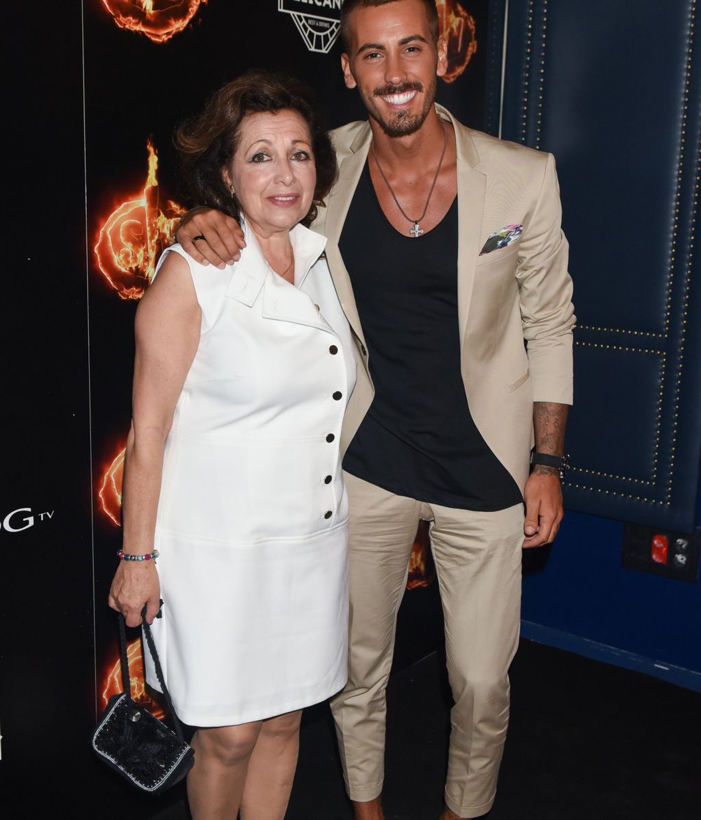 El concursante acudió acompañado de su abuela Victoria, que le ha defendido en todas las galas