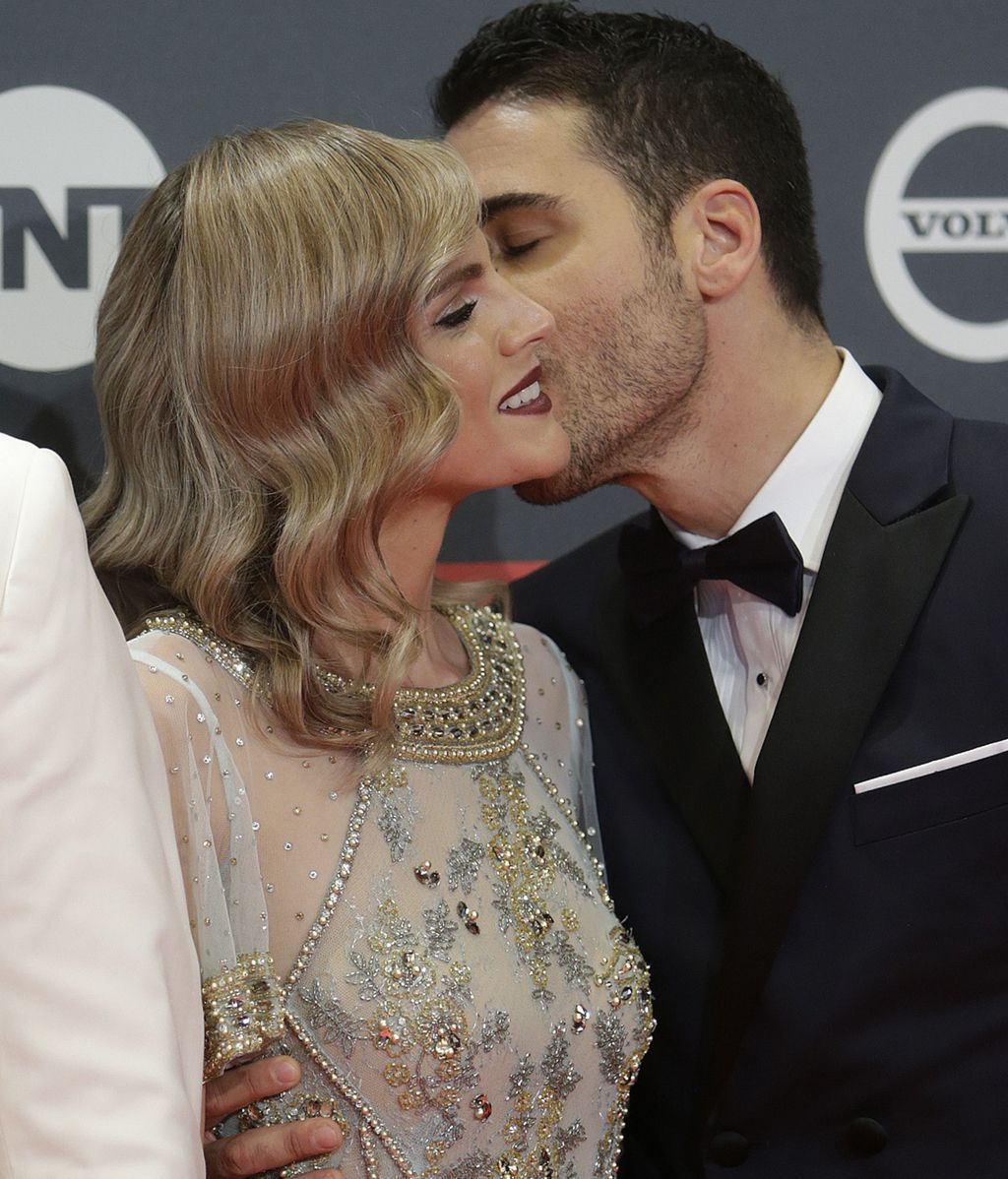 Uno de los reencuentros más esperados fue protagonizado por Miguel Ángel Silvestre y Amaia Salamanca, que deslumbraron en la alfombra roja