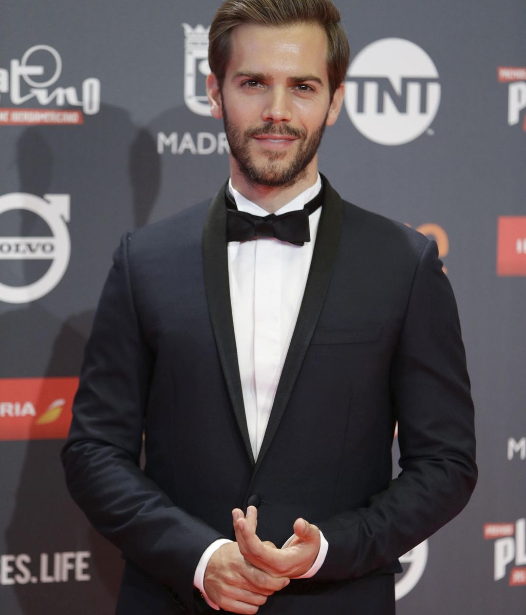 Su pareja y también actor, Marc Clotet, acudió a esta cita tan especial aunque ambos posaron por separado