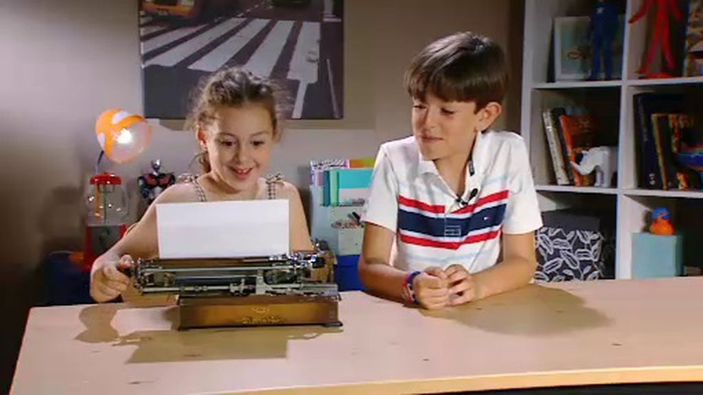 Si les dejamos a los niños una máquina de escribir, ¿cómo reaccionan?