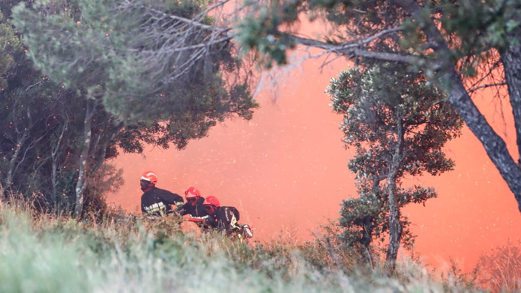 El fuego, intensificado por los vientos, consumió m ás de 600 hectáreas