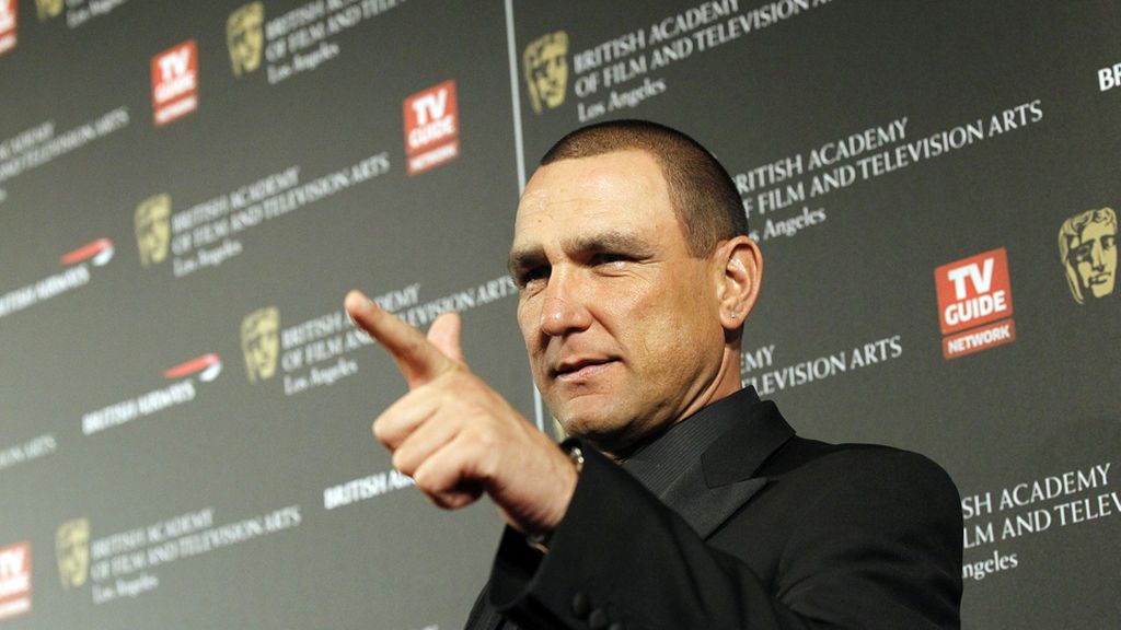 Vinnie Jones se defiende tras aparecer en su Twitter una imagen con 100 zorros muertos