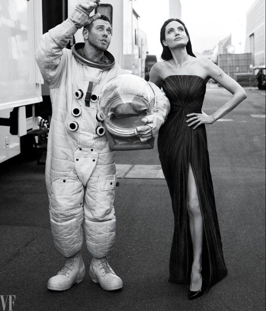 Angelina Jolie Mert Alas VF