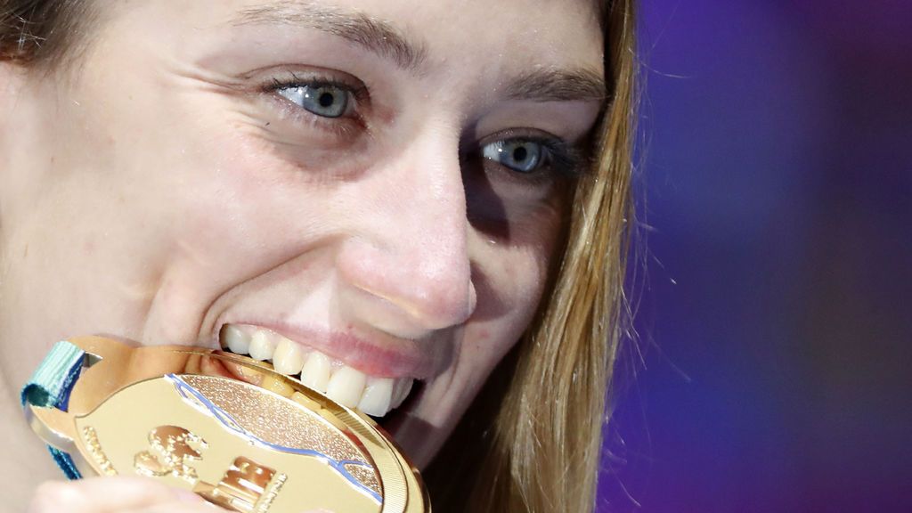 Mireia Belmonte se hace leyenda ganando su primer oro mundial