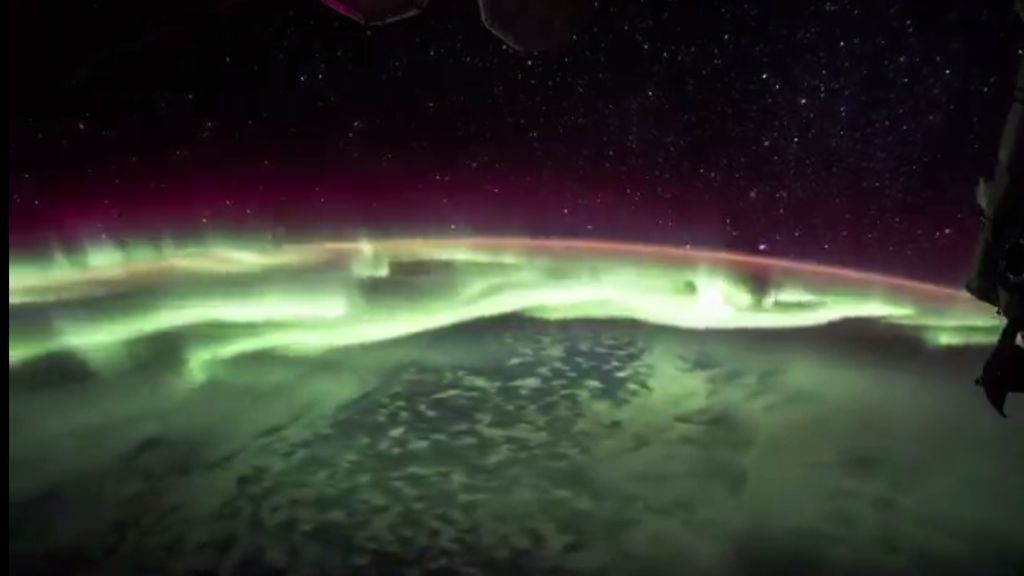 Así de espectacular se ven las auroras boreales desde el espacio