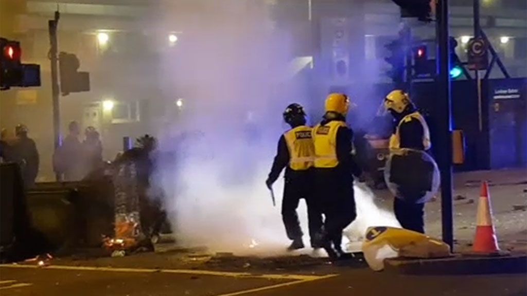Disturbios en Londres en protesta por la muerte de Rashan Charles