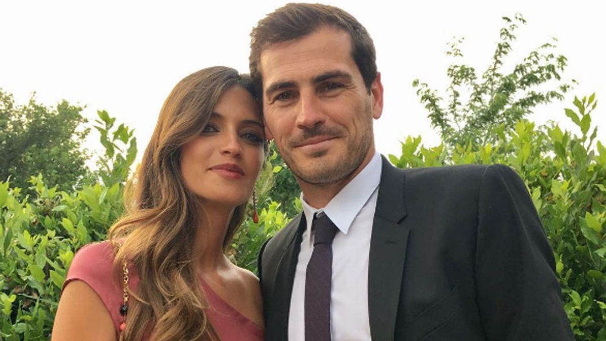 Iker Casillas se pone romántico con el último posado de Sara Carbonero
