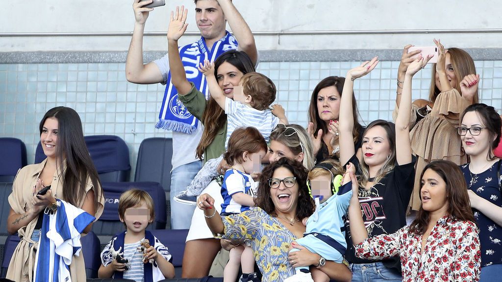 Sara Carbonero, Martín y Lucas: emoción en las gradas en la presentación de temporada de papá Iker