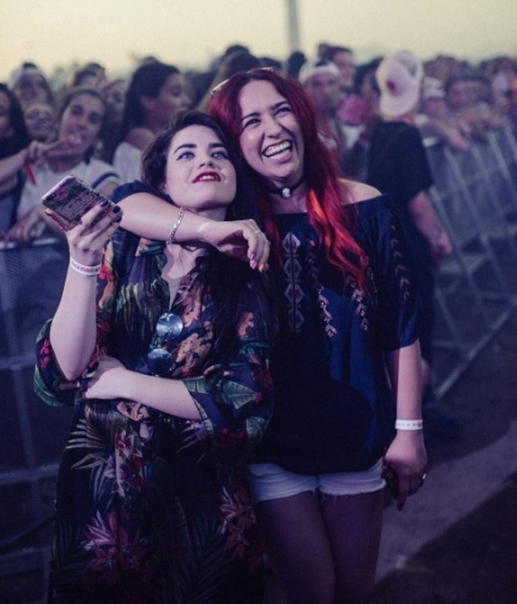 Chusita repartiendo sonrisas durante el #CCMEOnTheBeach