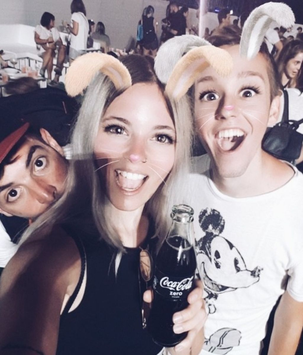 Paula Baena lo pasa en grande durante el #CCMEOnTheBeach