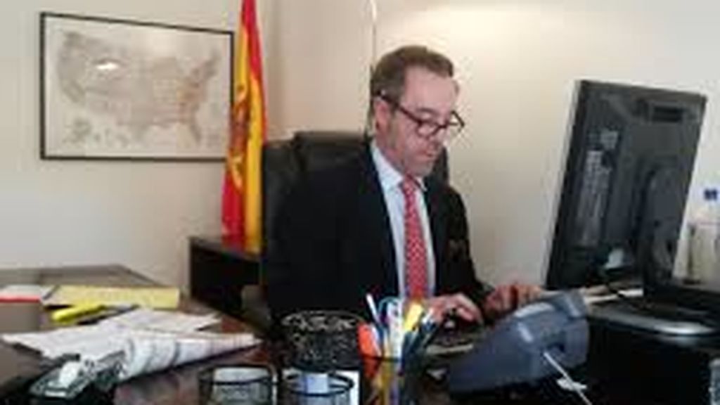 El ministro de Exteriores destituye al cónsul español en Estados Unidos por mofarse de Susana Díaz