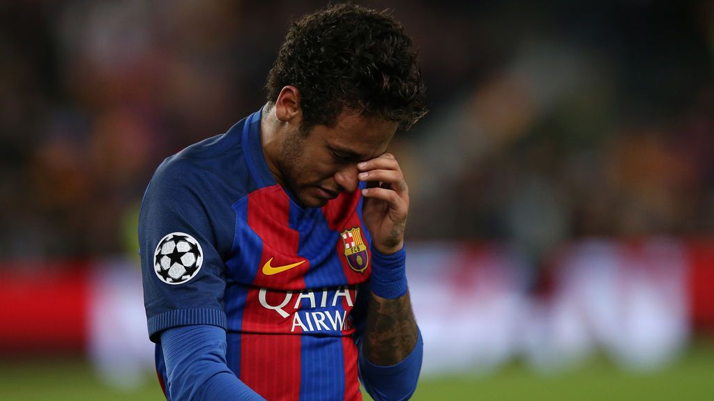 Aparecen carteles contra Neymar en los alrededores del Camp Nou: “Se busca traidor” Aparecen carteles contra Neymar en los alrededores del Camp Nou: “Se busca traidor”