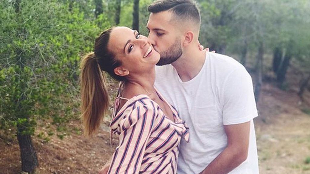 Jordi Alba y Romarey Ventura confirman su embarazo: "Rellena de mucho amor 👶🏼❤️"