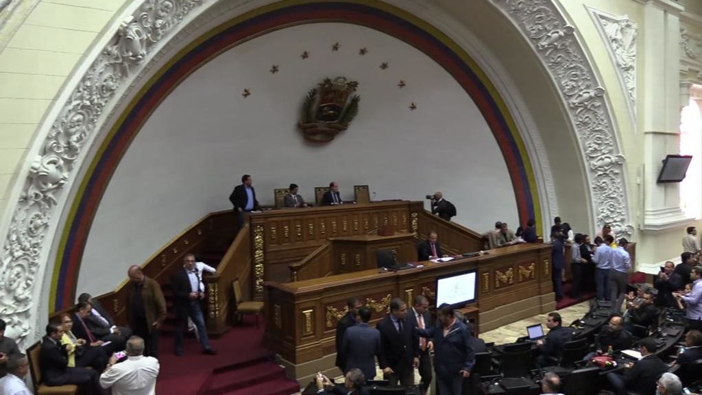 El Parlamento de Venezuela desafía a Maduro y su Asamblea Constituyente