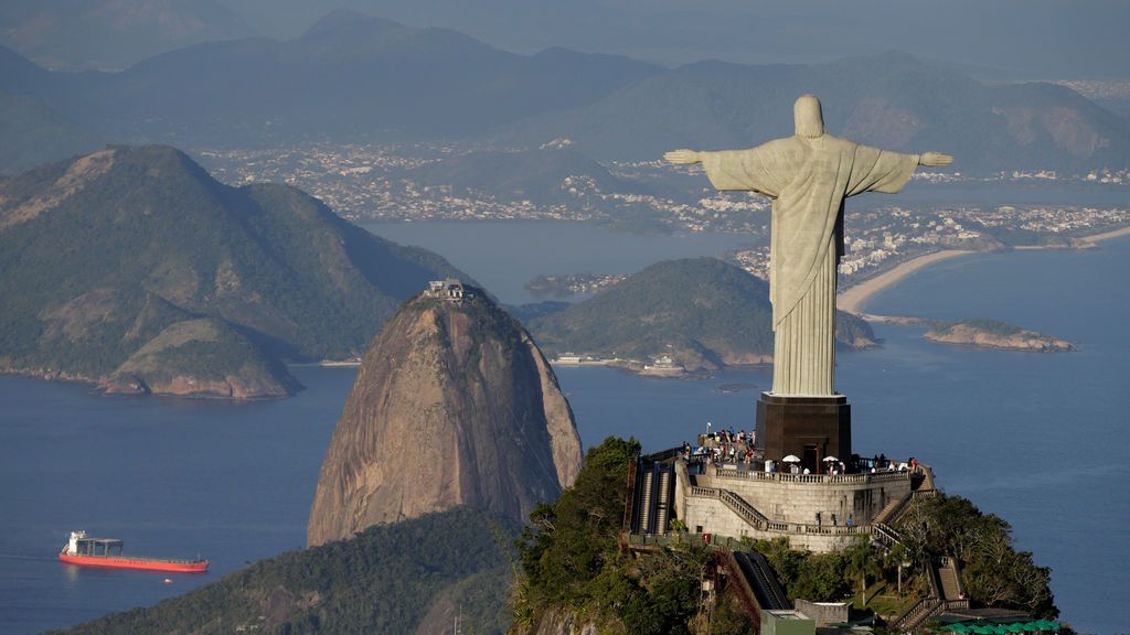 Cristo Redendor con Río de Janeiro al fondo