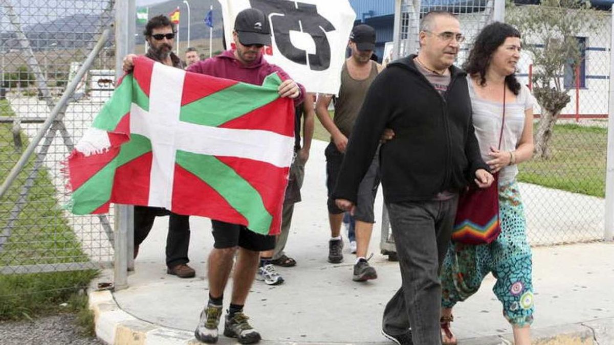 Zoido rechazar acercar los presos de ETA al País Vasco por no "desvincularse" de la banda