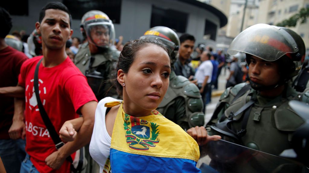 Tensión en Venezuela: La oposición advierte que no abandonará el Parlamento