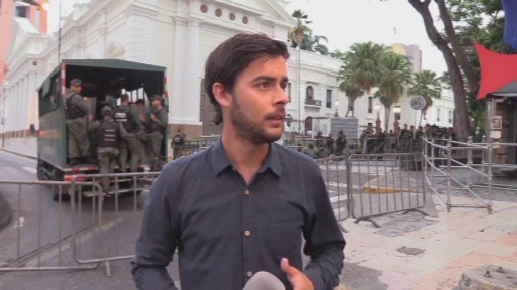 Un reportero y su cámara de Mediaset sufren una agresión en Caracas