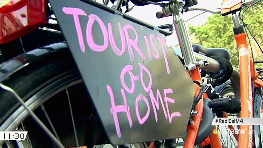 Jóvenes de Arran protagonizan actos vandálicos protestando contra el turismo
