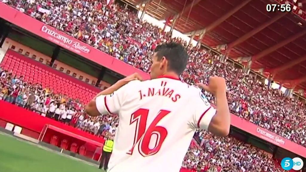 Jesús Navas enamora a la afición del Sevilla en su regreso: locura el día de su presentación