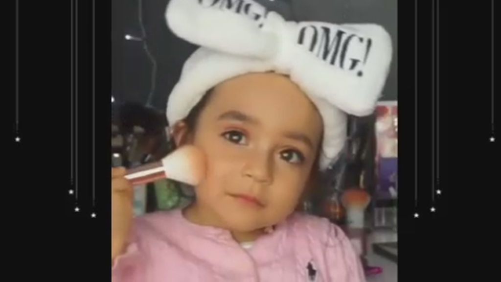 ¿Qué hacen niñas de cuatro años haciendo tutoriales de maquillaje en Internet?