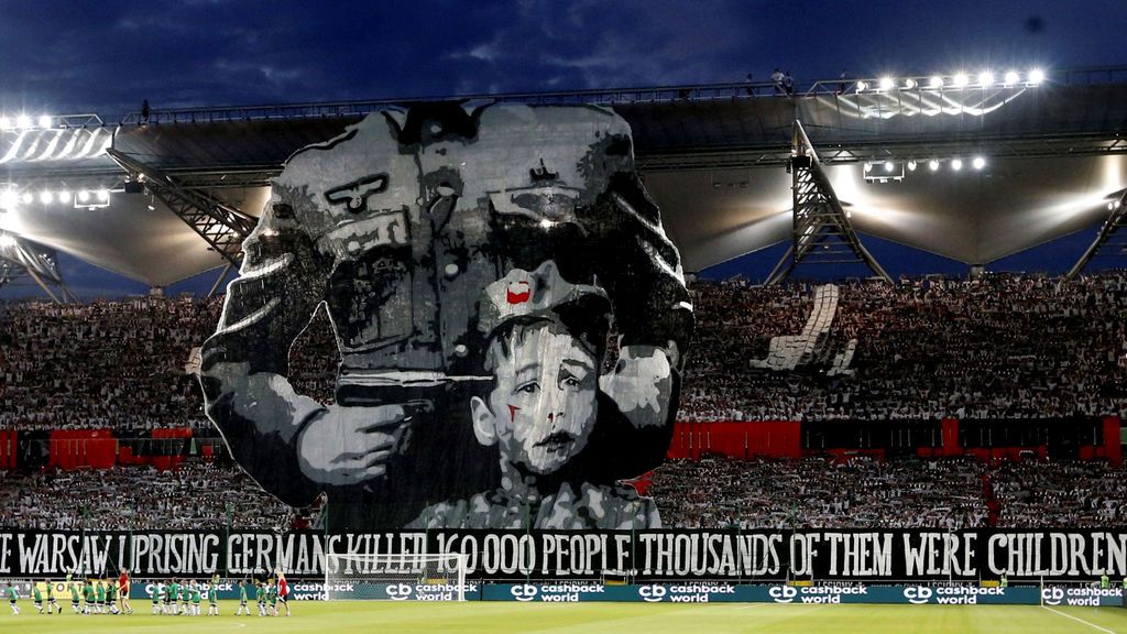 Pancarta conmemorativa de los fans de Legia Warsaw