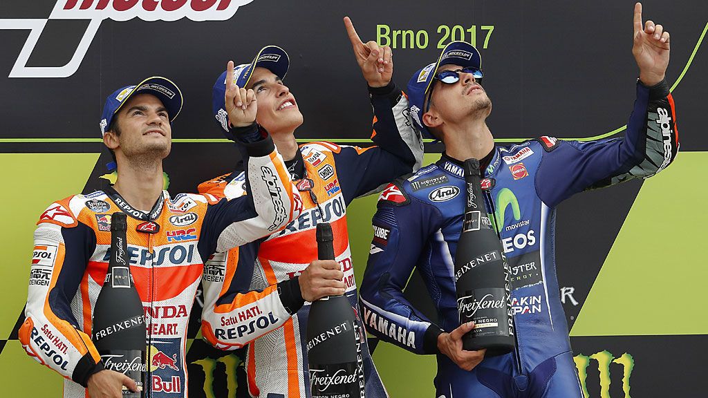Marc Márquez: "Parecía que Brno lloraba por Ángel Nieto y se ha secado para que tres españoles hayamos subido al podio" Marc Márquez: "Parecía que Brno lloraba por Ángel Nieto y se ha secado para que tres españoles hayamos subido al podio"