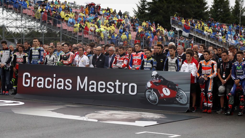 "Gracias maestro" El homenaje de la parrilla de MotoGP a Ángel Nieto "Gracias maestro" El homenaje de la parrilla de MotoGP a Ángel Nieto