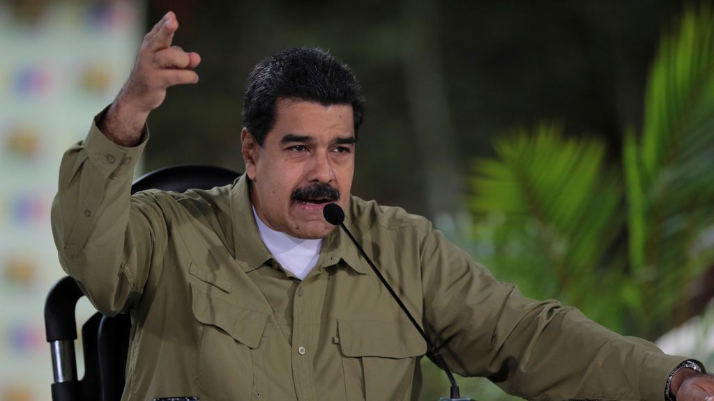 Maduro califica de "acto terrorista" la sublevación militar en el cuartel de Valencia