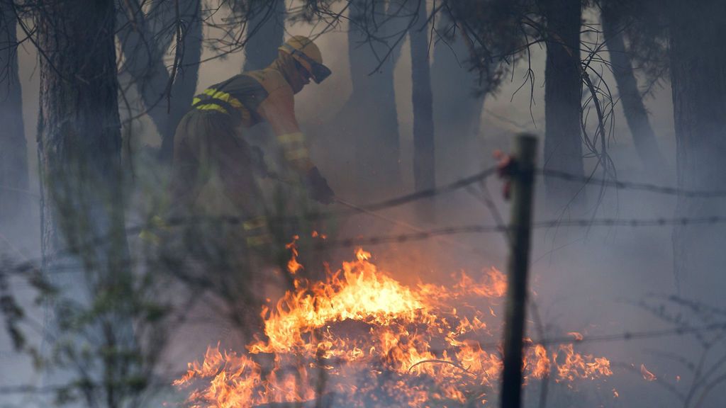 Un incendio amenaza sin control el Parque Sierra de Gredos
