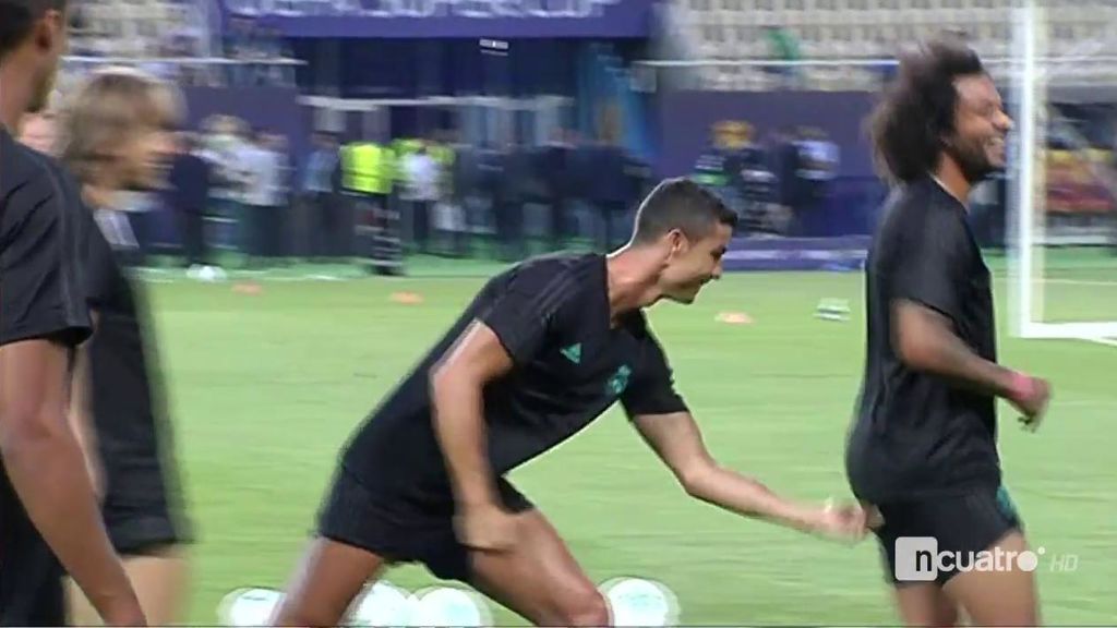 ¡Caño y pellizco! El vacile de Cristiano a Marcelo después de hacerle un túnel en el entrenamiento