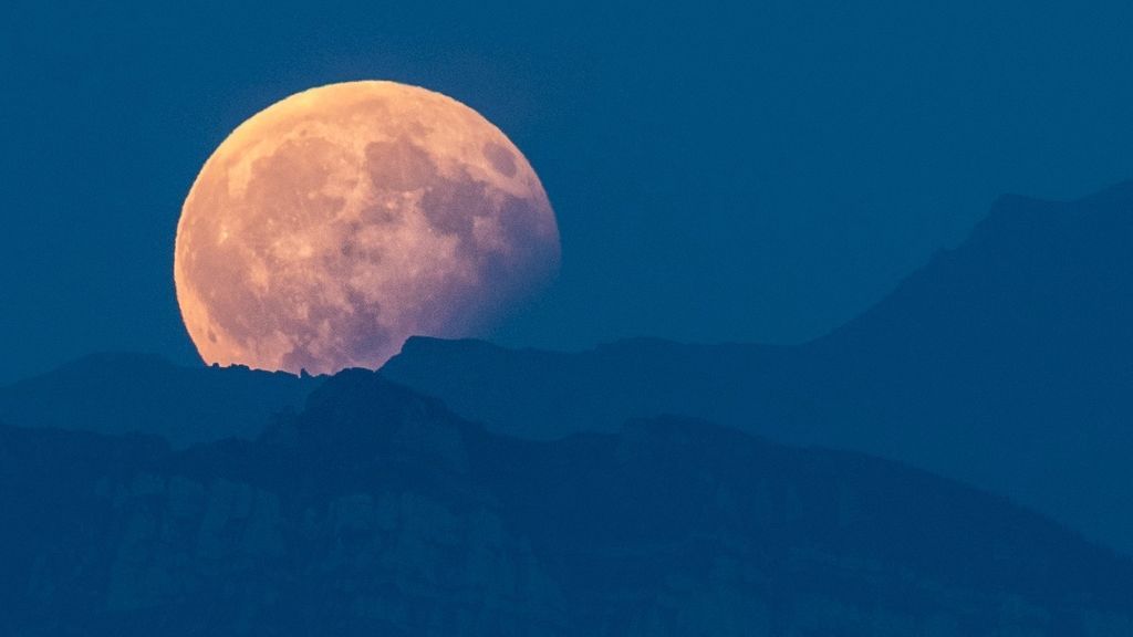 La luna se tiñe de rojo