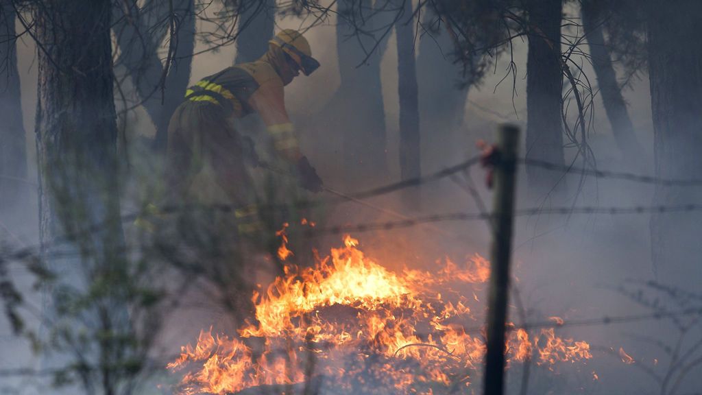 Un incendio amenaza sin control el Parque Sierra de Gredos