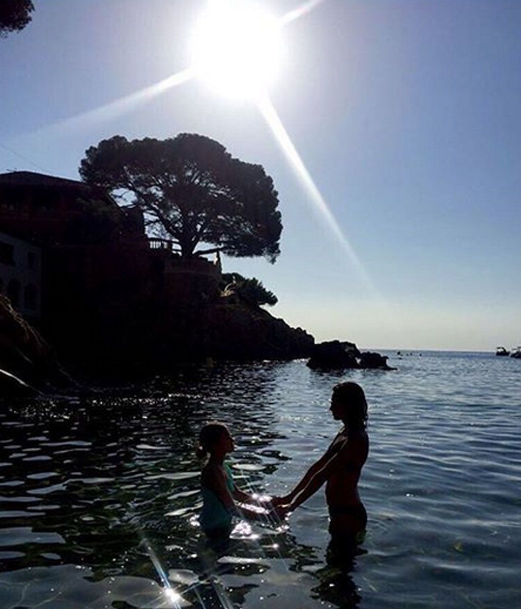 Nieves Álvarez y su hija Bianca, complicidad en la Costa Brava