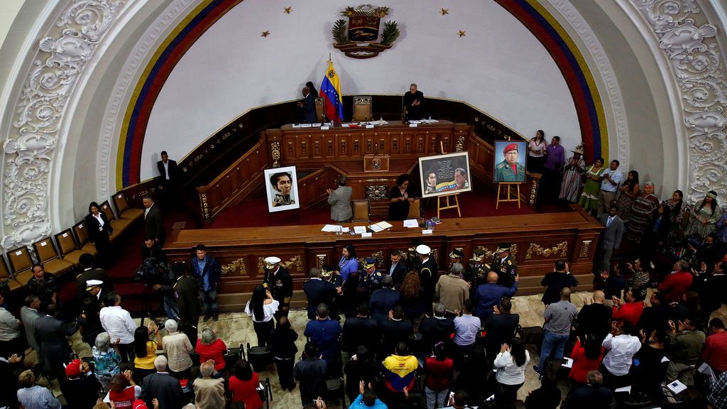 La Constituyente venezolana expulsa de su sede a la Asamblea Nacional pese al rechazo internacional